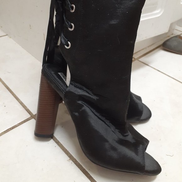 Brand New Cape Robbin Open Toe Booties- 6.5 - Picture 3 of 3